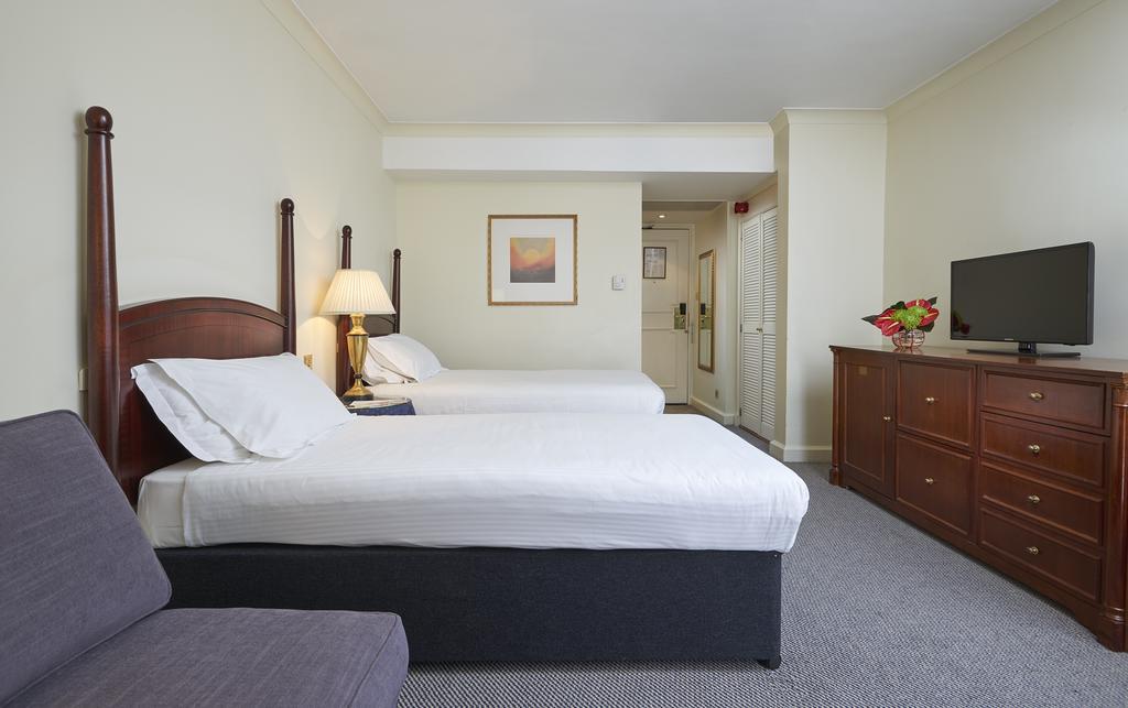 Hotel Millennium Gloucester 4*